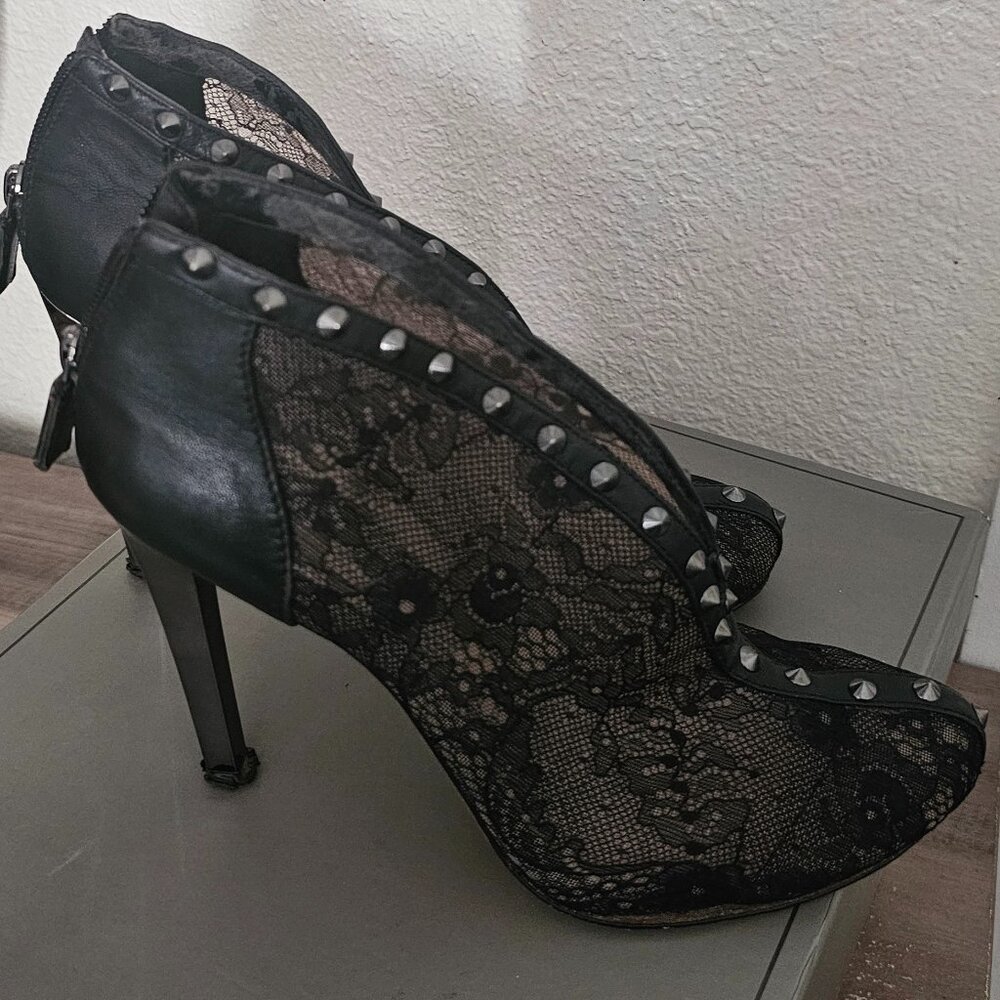 BCBGMAXAZRIA HEELS